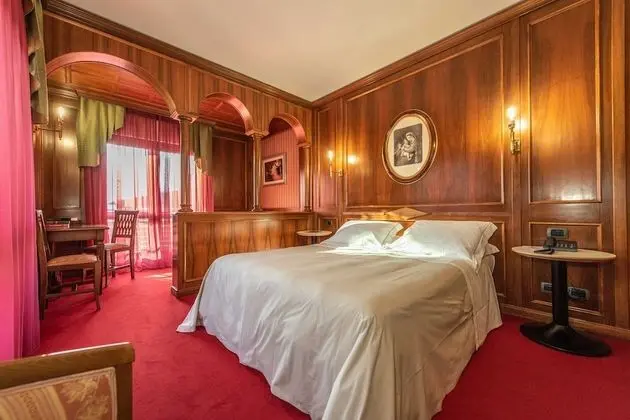 Deluxe Tek Büyük Yataklı Oda, Balkon