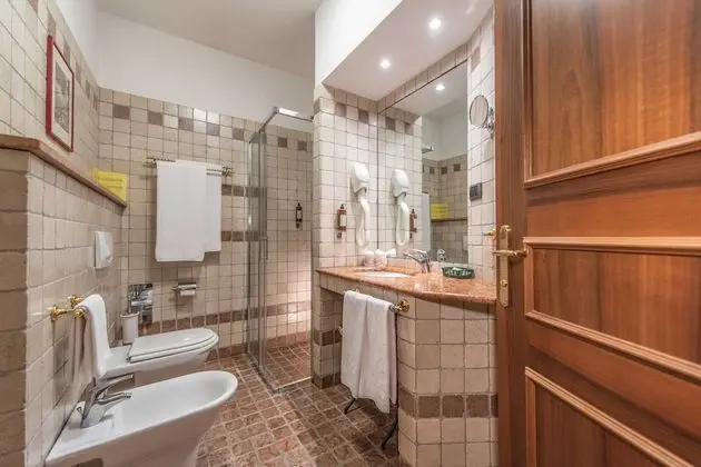 Tek Büyük veya İki Ayrı Yataklı Oda, Dağ Manzaralı