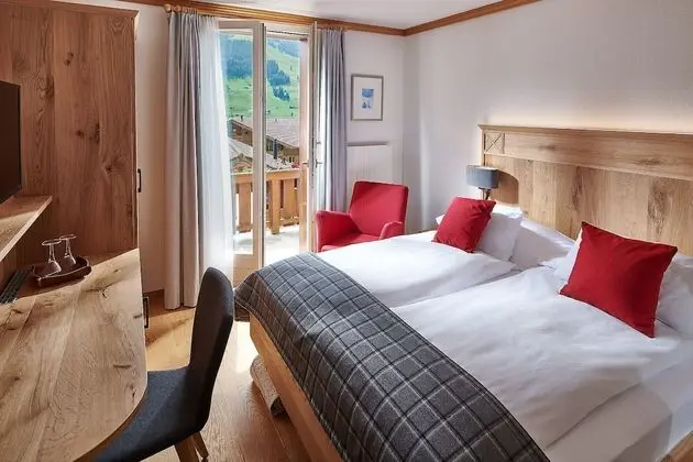 Tek Büyük Yataklı Oda (Mountain View - South)