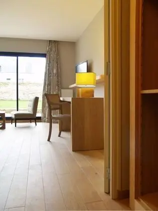 Standard Tek Büyük veya İki Ayrı Yataklı Oda, Bahçe Manzaralı