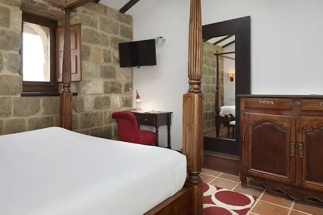 Classic Tek Büyük Yataklı Oda