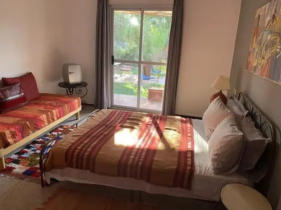 Tek Büyük Yataklı Oda, Havuz Manzaralı