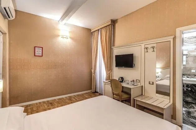 Basic Tek Büyük Yataklı Oda