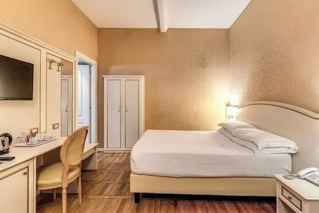 Basic Tek Büyük Yataklı Oda