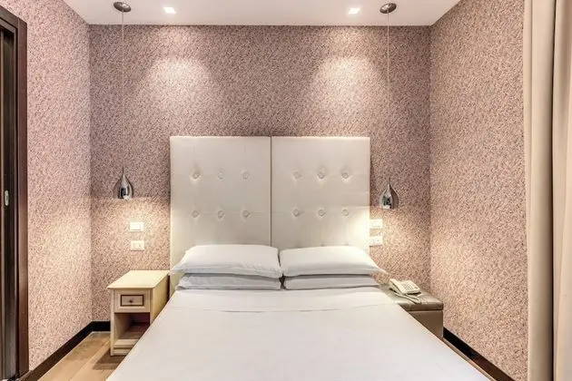 Basic Tek Büyük Yataklı Oda