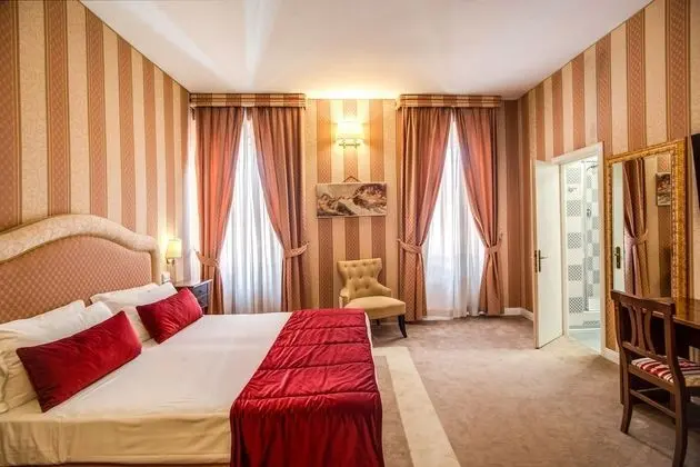 Superior Tek Büyük veya İki Ayrı Yataklı Oda