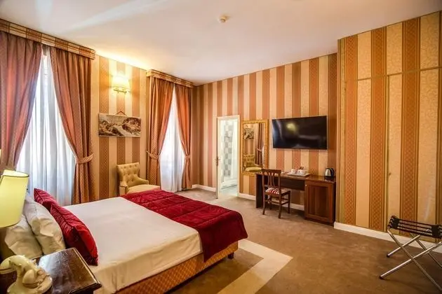 Superior Tek Büyük veya İki Ayrı Yataklı Oda