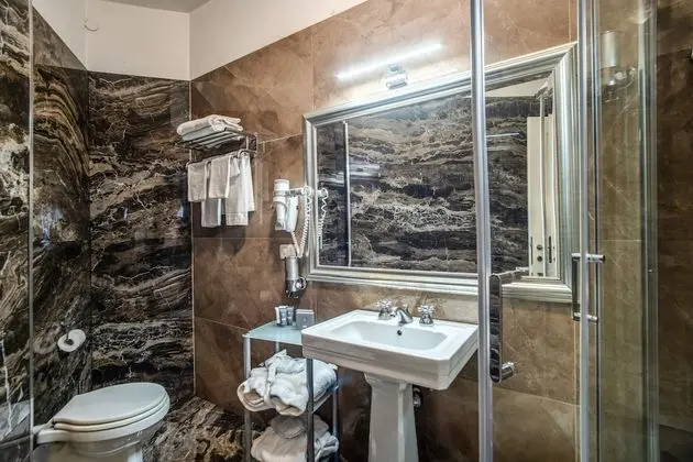 Superior Tek Büyük veya İki Ayrı Yataklı Oda