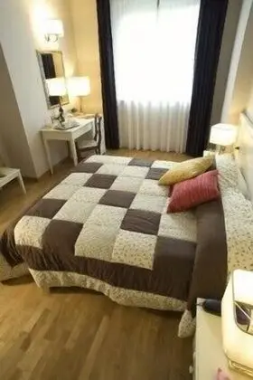 Tek Büyük Yataklı Oda