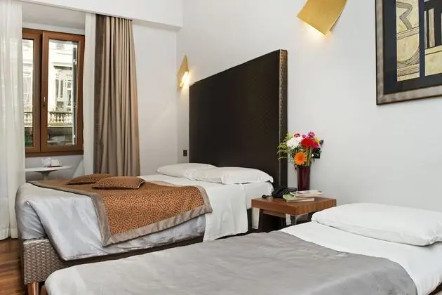 Üç Kişilik Oda, Şehir Manzaralı