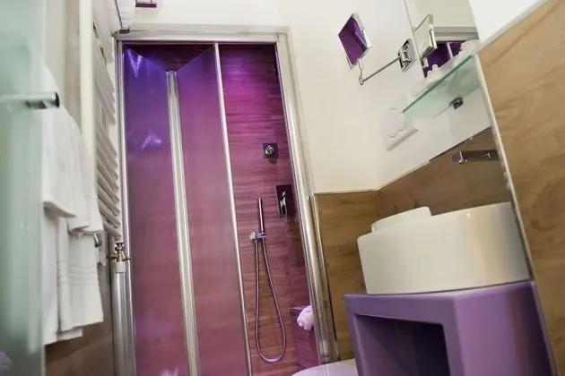 Üç Kişilik Oda, Şehir Manzaralı