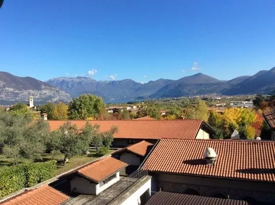 Deluxe Tek Büyük veya İki Ayrı Yataklı Oda, Balkon, Göl Manzaralı