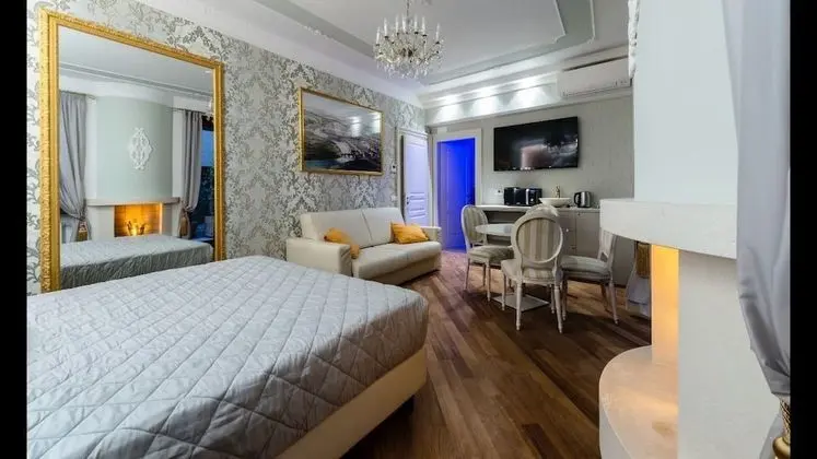 Luxury Dört Kişilik Oda, Sigara İçilmez, Özel Banyo (Carmen)