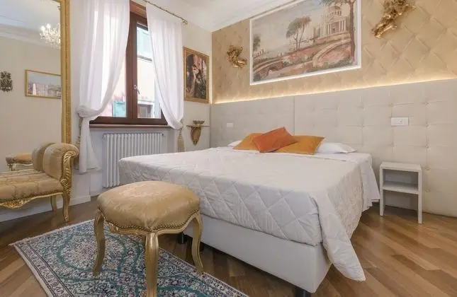 Luxury Tek Büyük veya İki Ayrı Yataklı Oda, Sigara İçilmez, Özel Banyo (Turandot)