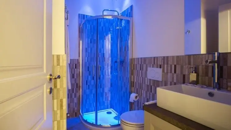 Luxury Üç Kişilik Oda, Sigara İçilmez, Özel Banyo (Aida)