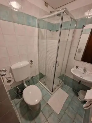 Basic Tek Büyük Yataklı Oda