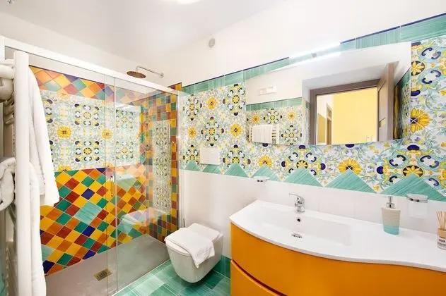 Deluxe Tek Büyük Yataklı Oda, Deniz Manzaralı