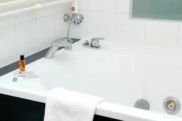 Luxury Dört Kişilik Oda, Sıcak Su Havuzu, Bahçe Manzaralı