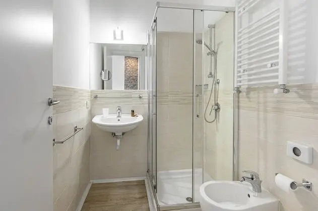 Luxury Tek Büyük veya İki Ayrı Yataklı Oda, 1 Büyük (Queen) Boy Yatak, Balkon, Bahçeli
