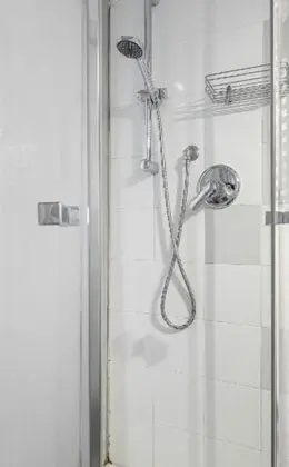 Luxury Tek Büyük veya İki Ayrı Yataklı Oda, 1 Büyük (Queen) Boy Yatak, Balkon, Bahçeli