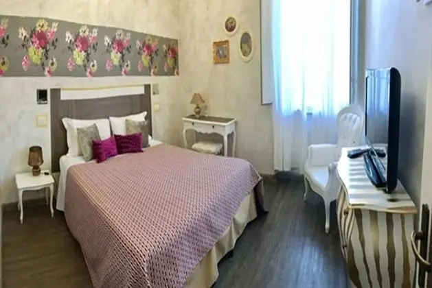 Üç Kişilik Oda