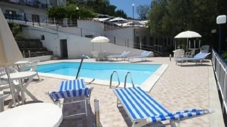 Apart Daire, 2 Yatak Odası, Deniz Manzaralı (10)