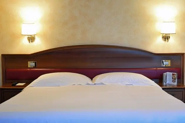 Classic Tek Büyük veya İki Ayrı Yataklı Oda