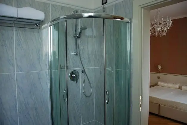 Classic Tek Büyük veya İki Ayrı Yataklı Oda