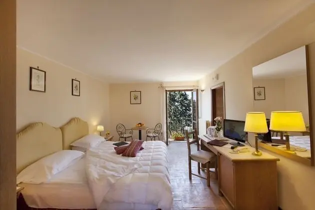 Deluxe Tek Büyük Yataklı Oda, 1 Yatak Odası, Kısmi Göl Manzaralı