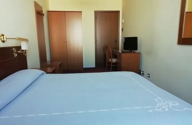 Economy Tek Büyük veya İki Ayrı Yataklı Oda, Özel Banyo