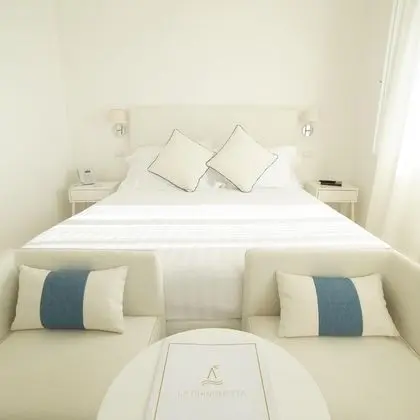 Deluxe Tek Büyük Yataklı Oda, Kısmi Deniz Manzaralı