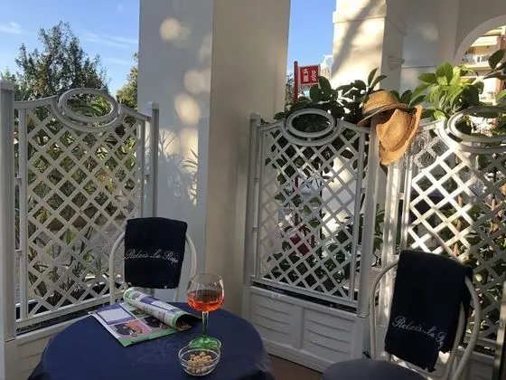 Premium Tek Büyük Yataklı Oda