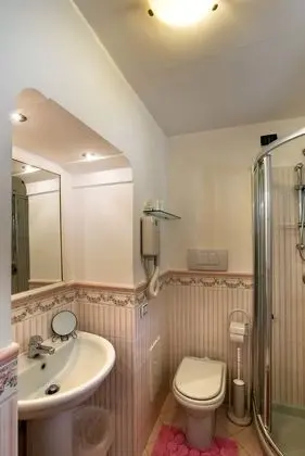 Standard Tek Büyük veya İki Ayrı Yataklı Oda