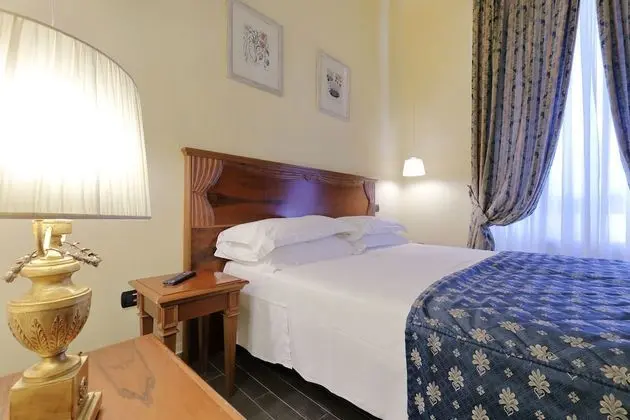 Tek Büyük Yataklı Oda, 1 Çift Kişilik Yatak