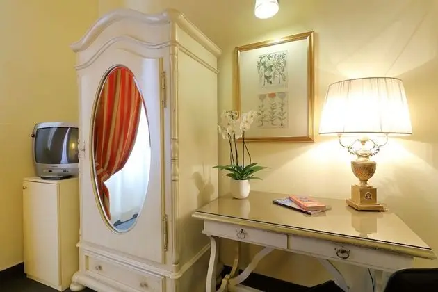 Tek Büyük Yataklı Oda, 1 Çift Kişilik Yatak