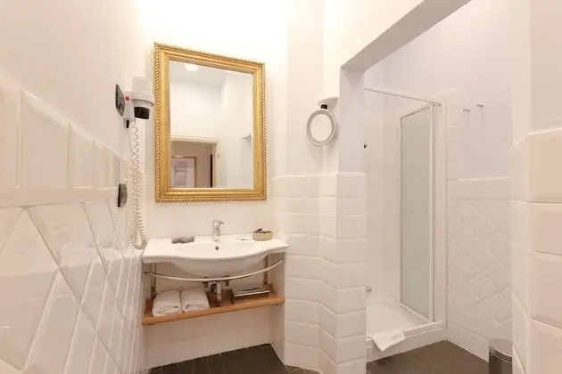 Tek Büyük Yataklı Oda, 1 Çift Kişilik Yatak