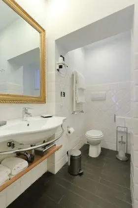 Tek Büyük Yataklı Oda, 1 Çift Kişilik Yatak