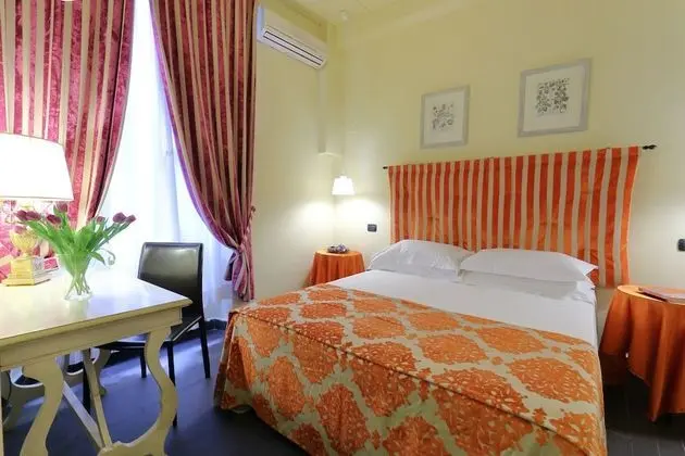 Üç Kişilik Oda, 1 Yatak Odası