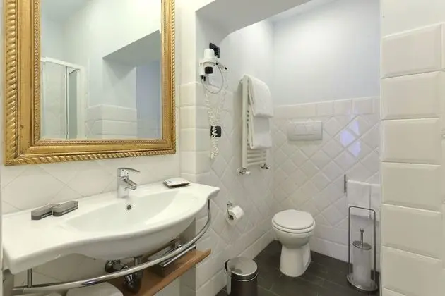 Üç Kişilik Oda, 1 Yatak Odası