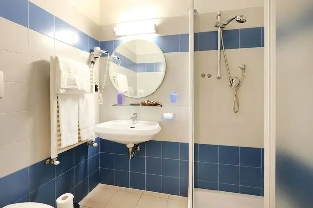 Üç Kişilik Oda, 1 Yatak Odası