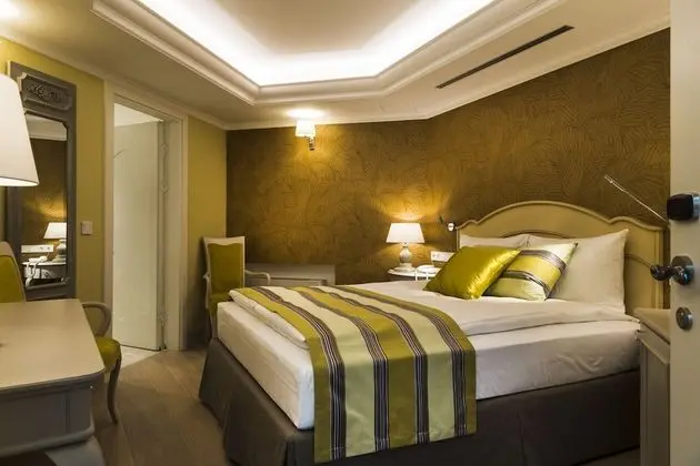 Small Double room, No windows