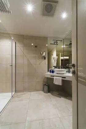 Small Double room, No windows