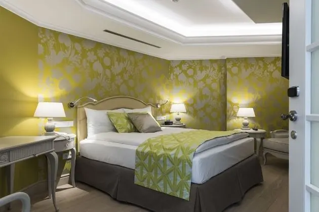 Standard Double Room, 1 Queen Bed, Inner hotel space view