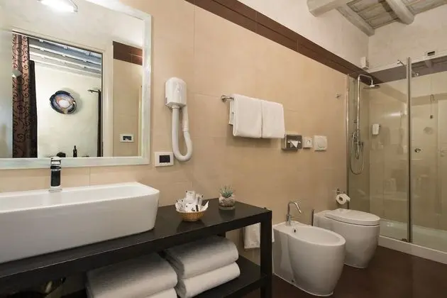 Superior Tek Büyük Yataklı Oda, 1 En Büyük (King) Boy Yatak, Banyolu/Duşlu, Şehir Manzaralı