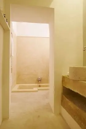 Comfort Süit, Küvet