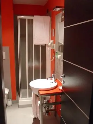 Standard Tek Büyük Yataklı Oda, Avlu Manzaralı