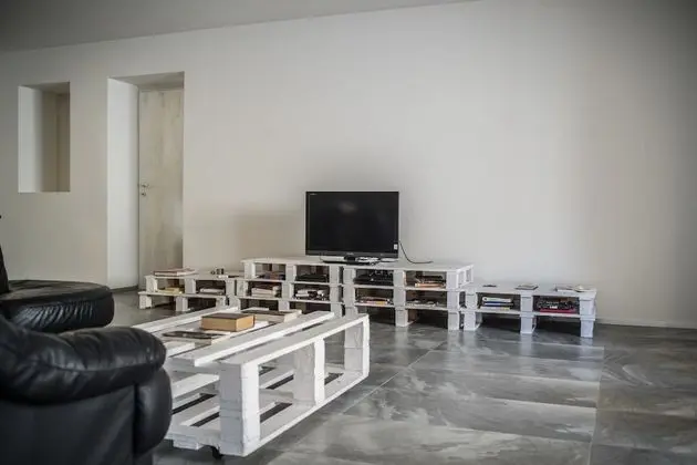 Deluxe Tek Büyük Yataklı Oda (White MInd)