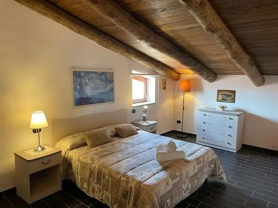 Traditional Üç Kişilik Oda