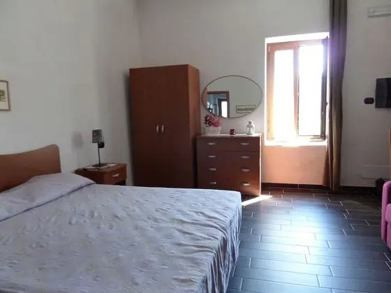 Traditional Üç Kişilik Oda