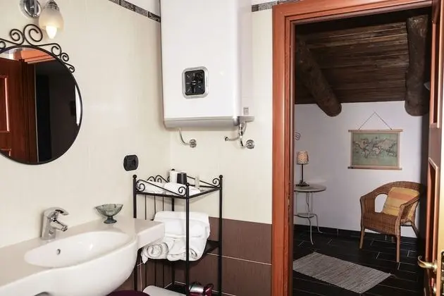 Traditional Üç Kişilik Oda